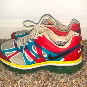 Nike women’s 2012 air max limited edition size 8